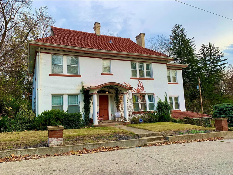 $124,900 – Historic 4-Bedroom Carriage House, 444 S Edward St, Decatur, IL