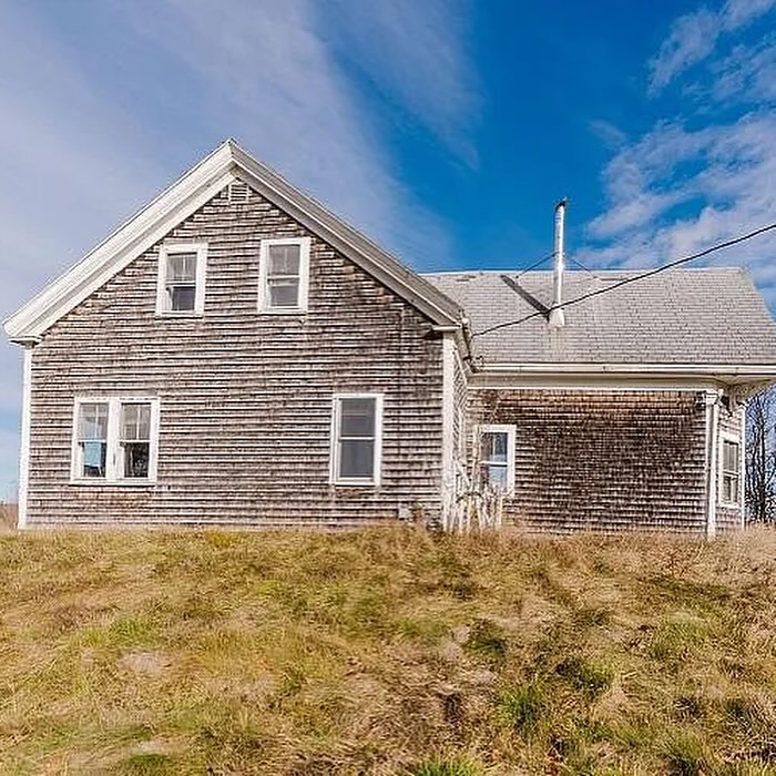 Charming Cape on 3 Acres in Lubec, ME – $91,900