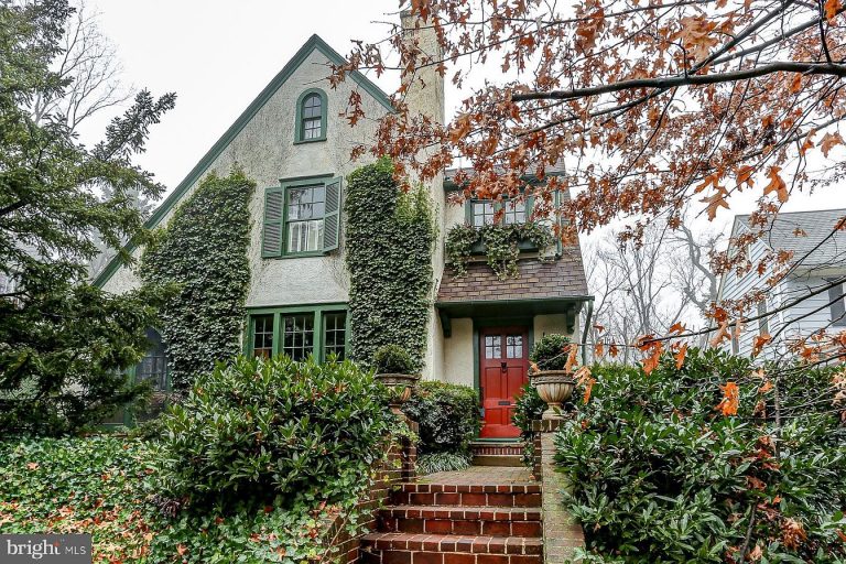 Tudor Revival Home in Bellevue Park – $239,900, 2310 Chestnut St, Harrisburg, PA 17104″