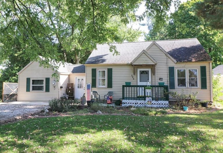 3-Bedroom Home with Large Backyard and Barn – 524 Parry Ave, Mansfield, OH 44905 | $149,800