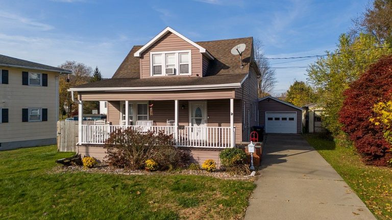 Stunning 3/4 Bedroom Home with Inground Pool at 89 Spring St, Waverly, NY 14892 – $235,000