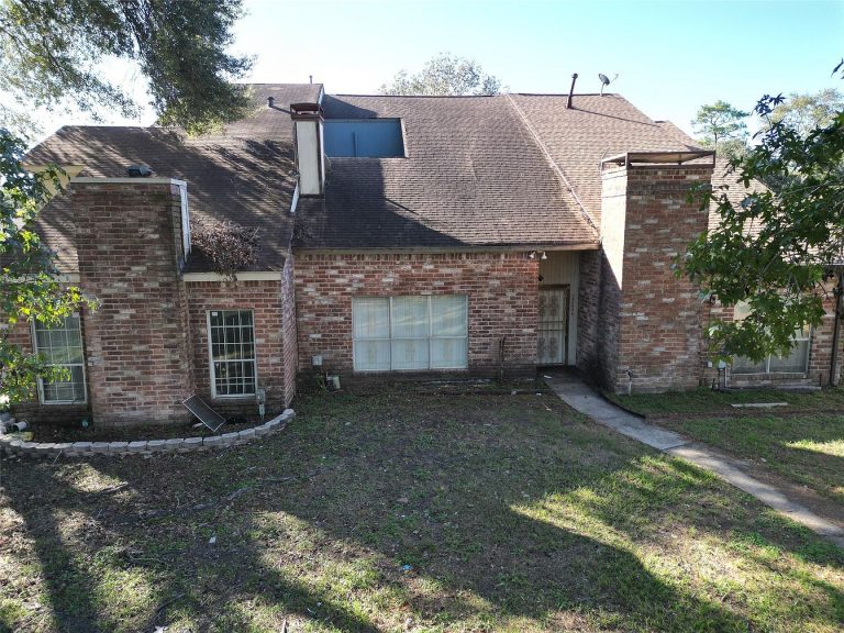 Updated Townhome at 12203 Wild Pine Dr #B, Houston, TX 77039 – $120,000