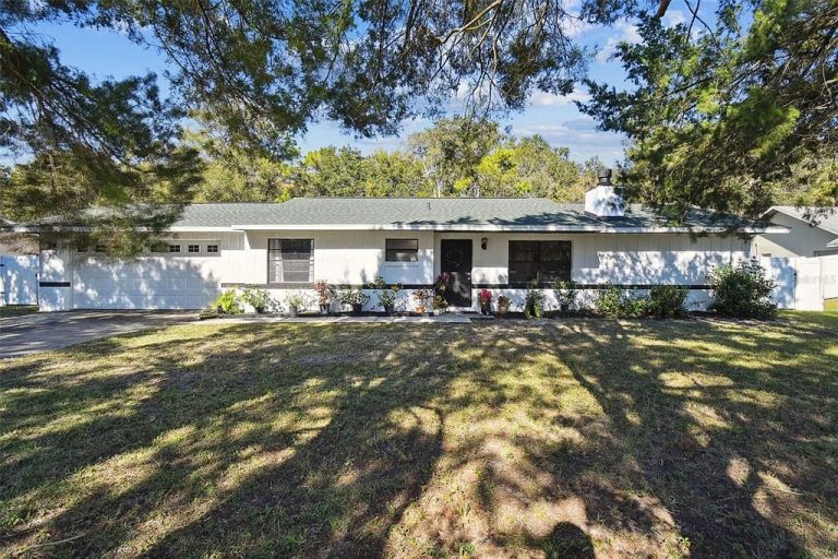 2-Bedroom, 2-Bath Home with Modern Updates at 8201 W Trotter Ln, Homosassa, FL – $220,000