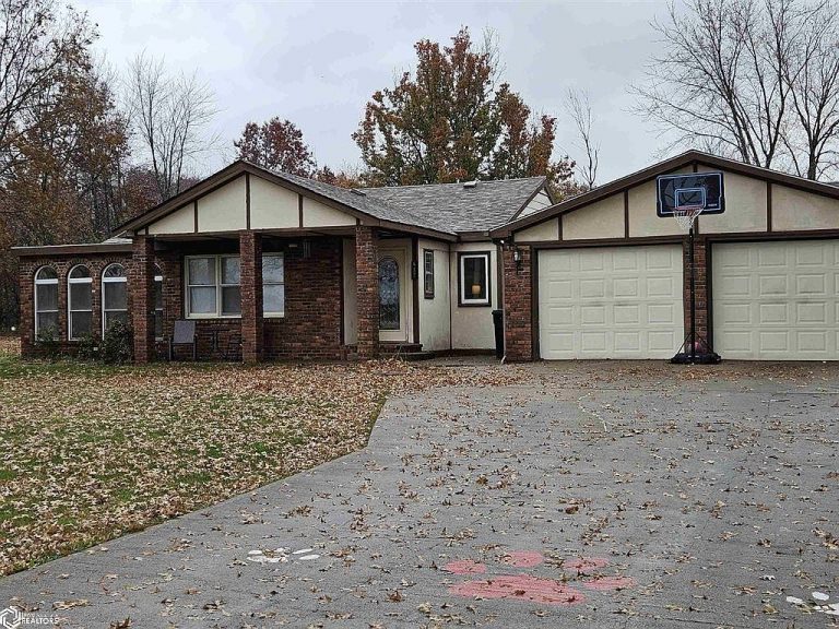 Charming 3-Bedroom Ranch Home – $159,000, 417 E Rochester Rd, Ottumwa, IA 52501, 0.46 Acres