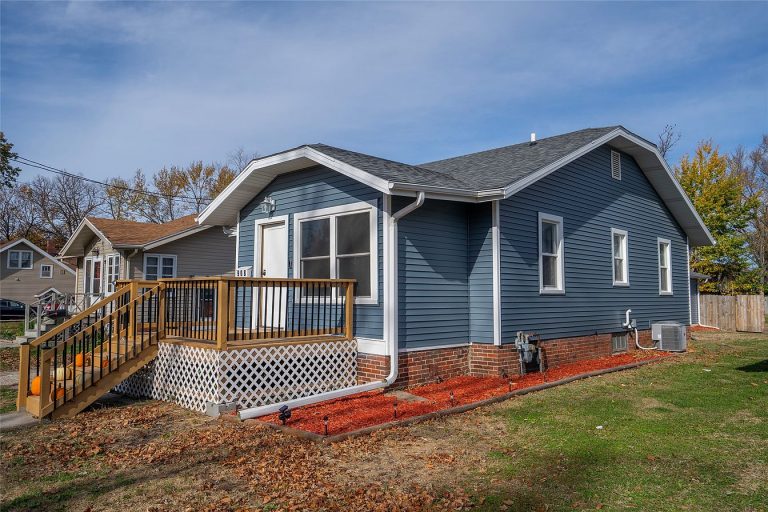 Renovated 3-Bedroom Home with Fenced Yard – $179,000, 908 S 5th Ave E, Newton, IA 50208, 9,635 sqft Lot