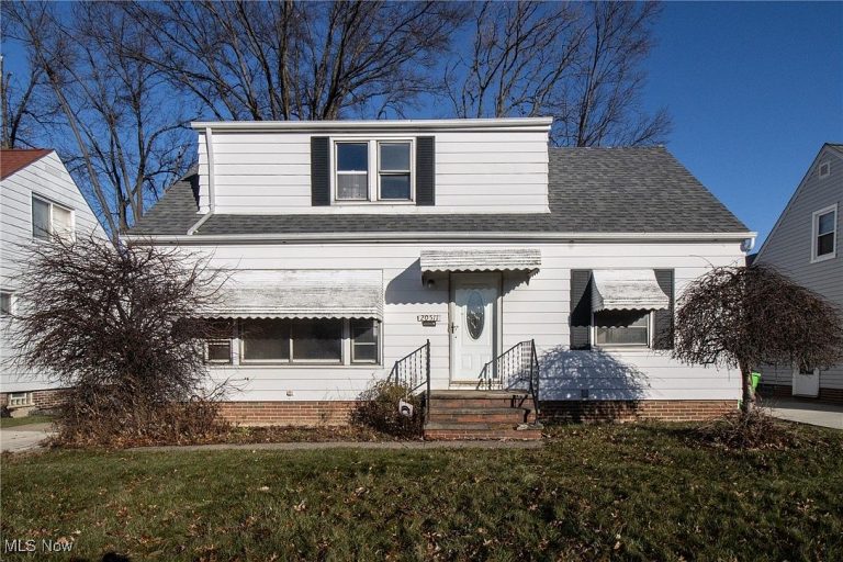 3-Bedroom Cape Cod in Quiet Cleveland Neighborhood – $125,000 20511 Trebec Blvd, Cleveland, OH 44119