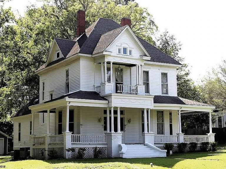 Historic 1897 Edwardian Home – Carlton House, 308 S Franklin St, Aberdeen, MS 39730 – $119,900