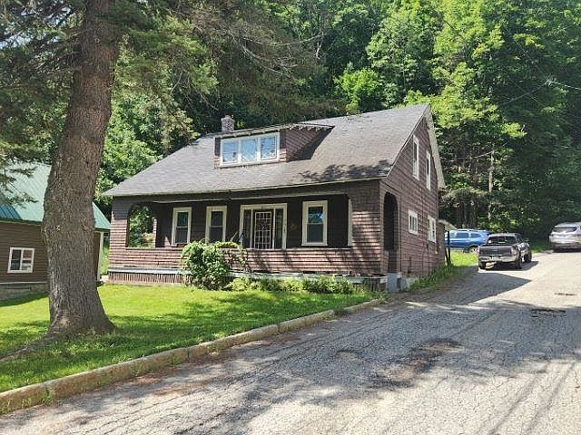 Historic 4-Bedroom Home at 917 Main Street, Berlin, NH 03570 – Priced at $100,000