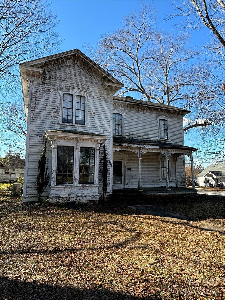 Investor Special – Victorian Home with Guest House at 200 S Chester St, Blacksburg, SC 29702 – Priced at $67,500