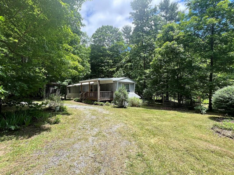 Charming 2-Bedroom Mobile Home on 6.2 Acres at 7898 Moncove Lake Rd, Gap Mills, WV 24941 – $139,800