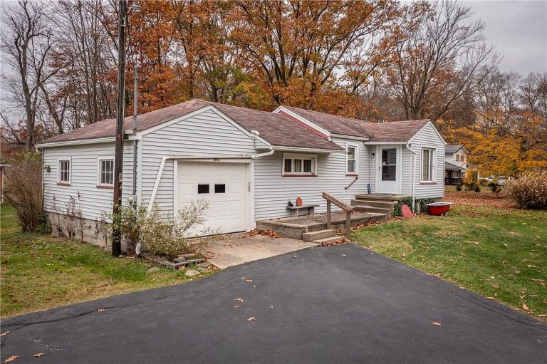 Charming 3-Bedroom Ranch on 1 Acre – $114,900 | 5239 Tamarack Dr S, Sharpsville, PA 16150