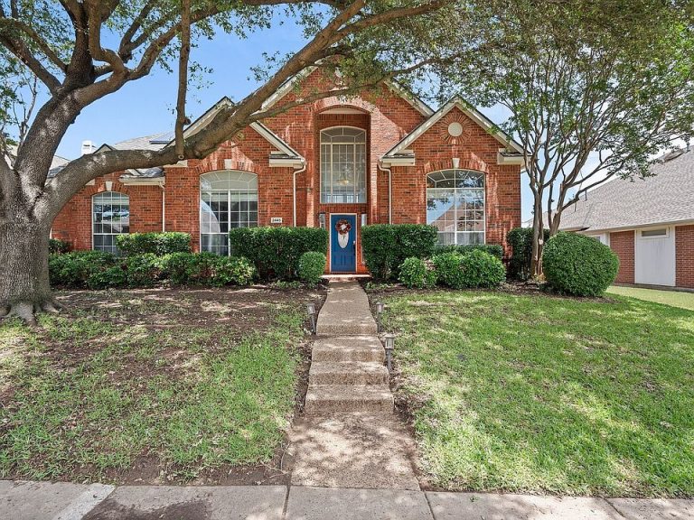 Charming Home with Pool & Media Room in Plano – $700,000 – 2445 Sky Harbor Dr, Plano, TX 75025