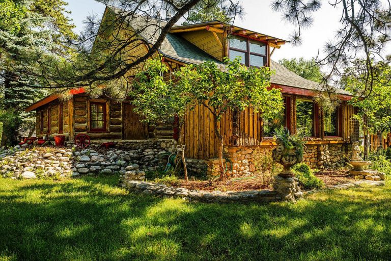 Charming Log Home at 21 N Piney Rd, Story, WY 82842 – $497,325