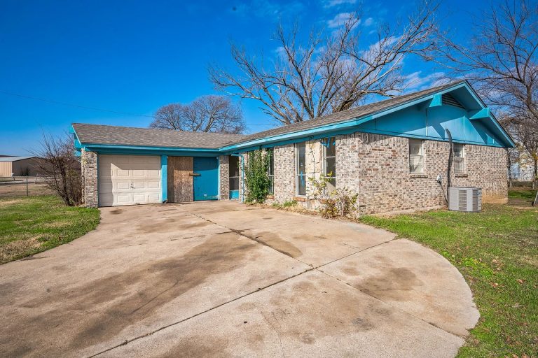 4809 Richardson St, Fort Worth, TX 76119 – $191,250 | Investor’s Dream!