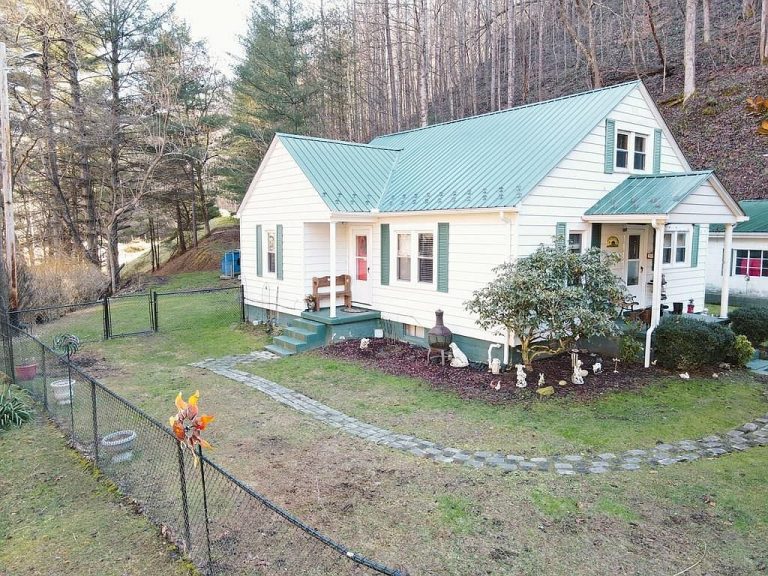 Cozy 4-Bedroom Home on 7.5 Acres – 1836 Woods Fork Rd, Grundy, VA 24614 – $180,000