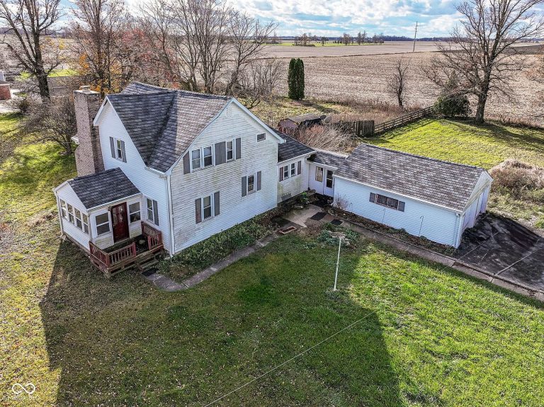 Charming 1920s Farmhouse on 2+ Acres with Pole Barn & 2-Car Garage – 1580 N 400 W, Tipton, IN 46072, $220,000