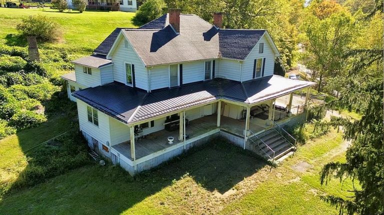 Historic Farmhouse on 4.22 Acres – $199,000 | 5517 Shady Ln, Saltville, VA 24370