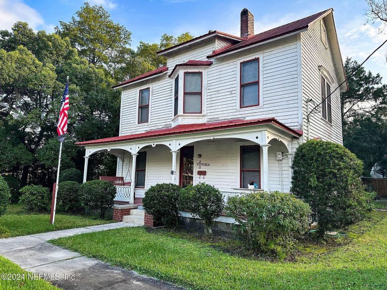 Stunning Federal-Style 4-Bedroom Home – 200 E Adkins St, Starke, FL – $249,900