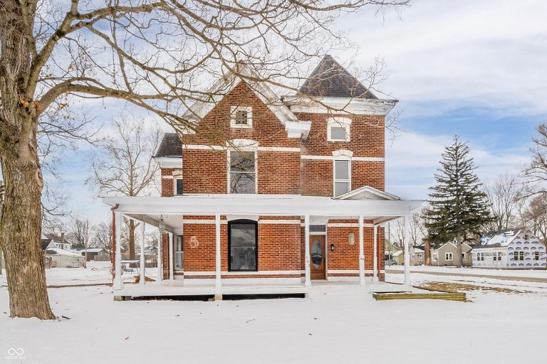 Renovated 4-5 Bedroom Historic Home with Modern Updates – 503 S Harrison St, Alexandria, IN 46001, $199,900